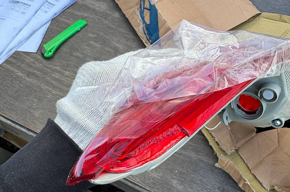 Фонарь правый Hyundai IX35 / Tucson 2009-2015 (Китай / Скол стекла) Дисконт 50 %